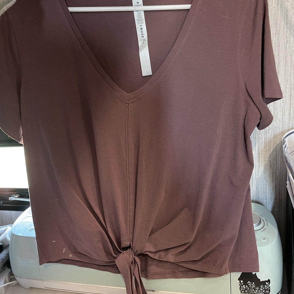 Lululemon tee size 6